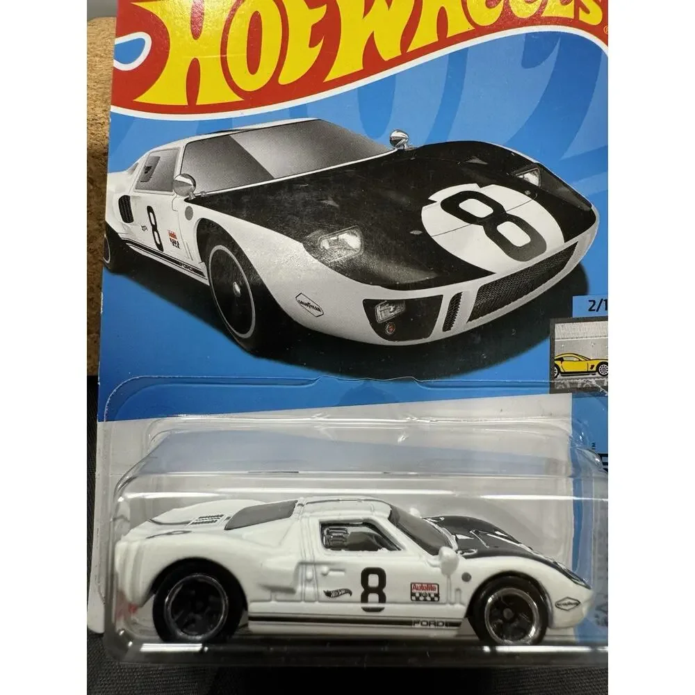 Hot Wheels 2024 Factory Fresh Ford GT40 White #8 12/250 HTC51 2/10 1:64 Diecast